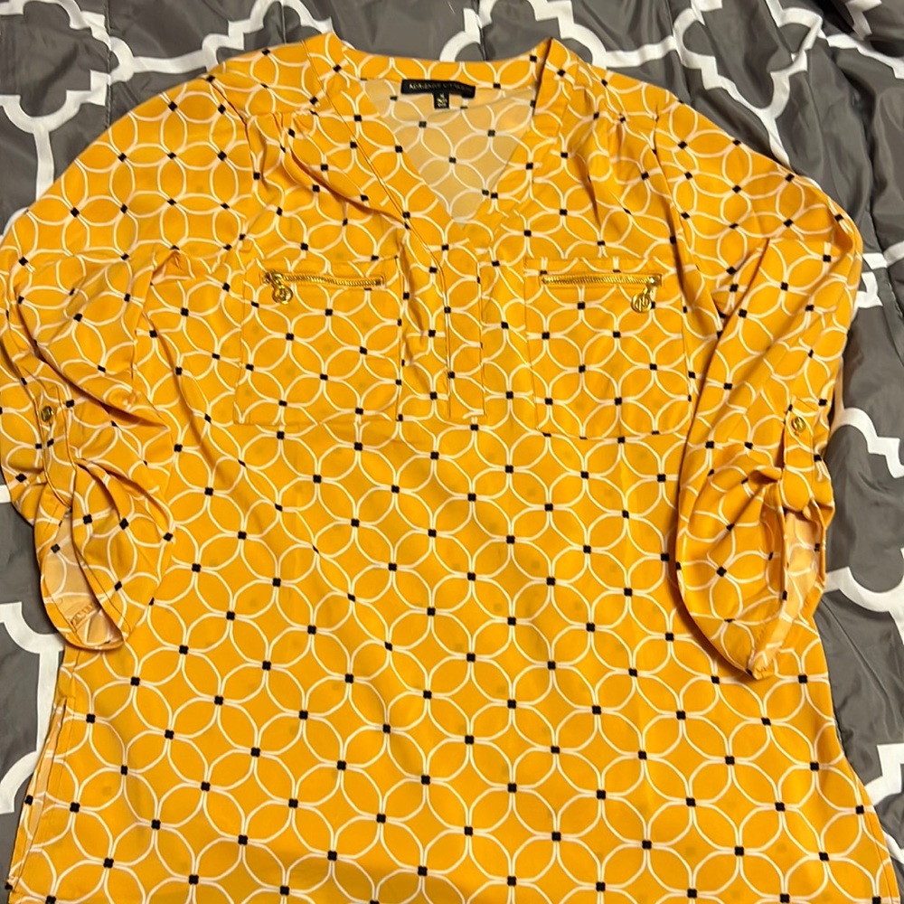 Adrienne Vittadini Yellow Shirt - Picture 1 of 3